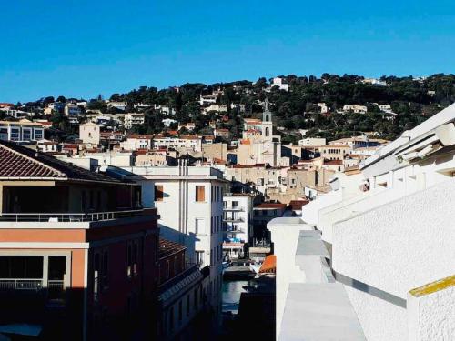 Appart calme avec vue dégagée, terrasse, clim, parking !