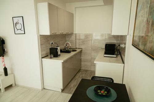 Una cocina o zona de cocina en Quince