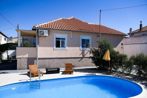 Holiday house in Zadar with balcony, air conditioning, W-LAN, washing machine (4576-1)