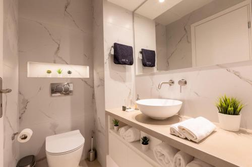 Acropolis Local Loft