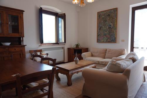 Ruang duduk di Agriturismo Podere Santa Virginia