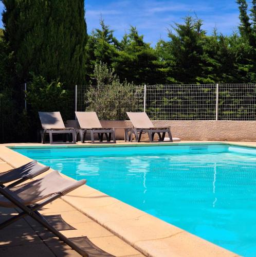 Πισίνα στο ή κοντά στο Logis Hôtel Le Mistral - Restaurant - Montélimar Sud