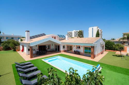 Ponta da Piedade Family House