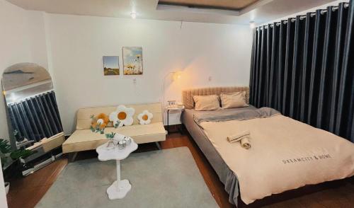 Postel nebo postele na pokoji v ubytování Blue Homestay Hải Phòng