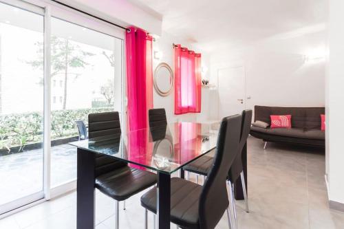 Photo de la galerie de l'établissement Très beau appartement terrasse la Baule Les Pins, à La Baule