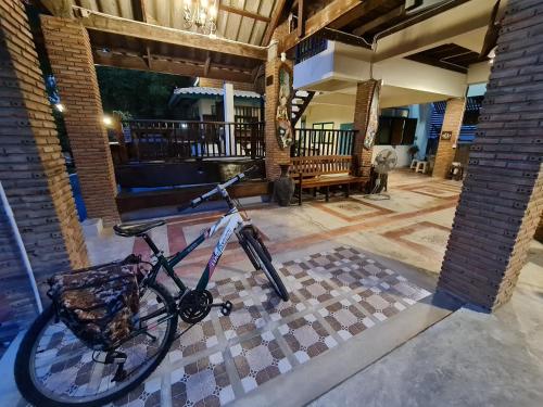 Radfahren an der Unterkunft TepbunthomHouse Ayutthaya oder in der Nähe