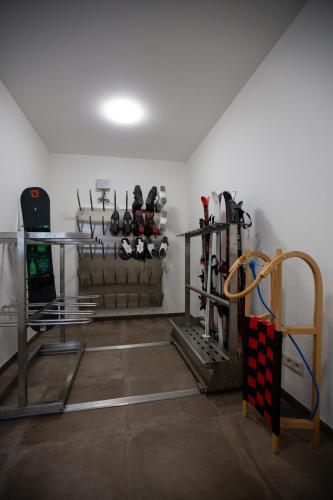 Fitness centrum a/nebo fitness zařízení v ubytování Apartmány Lúčny Raj
