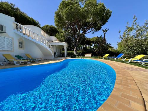 Vilamoura White House Villa With Pool by Homing