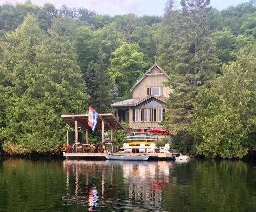 Gallery image of Meech Lake Lodge - Family Getaway in Chelsea