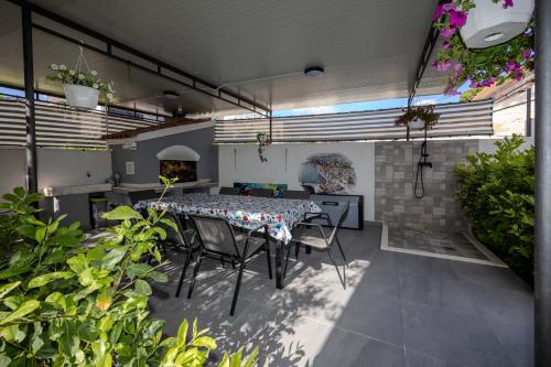 Terrace Kastela