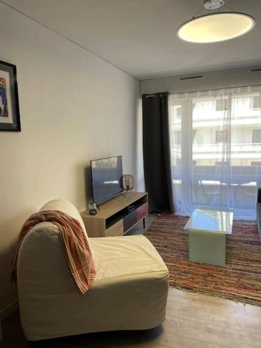 grand studio de 28 m2 plein centre de Canet plage