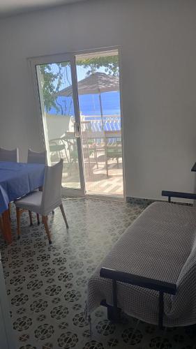 Posezení v ubytování Beachfront apartments Ljubljeva