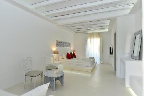Zefi Hotel & Suites photo 3