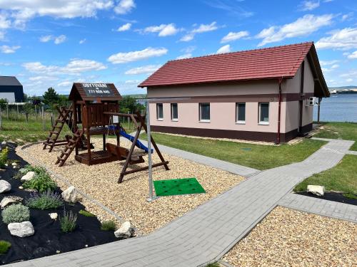 Herní místnost nebo prostor pro děti v ubytování Chaty Pálava