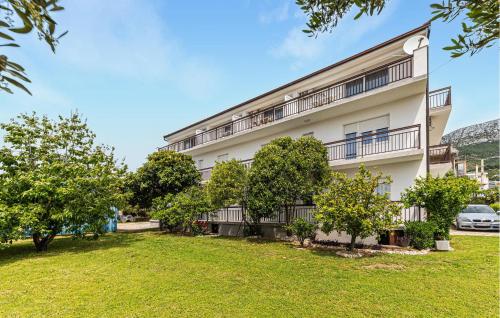 1 Bedroom Nice Apartment In Kastel Kambelovac