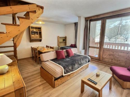 Résidence Hameaux De Val - Votre grand studio mezzanine avec garage couvert à 5 min des pistes MAE-1004