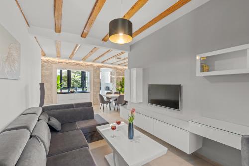 Angel's Sunrise Apartment
