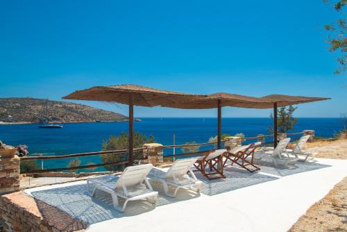 White & black Suites