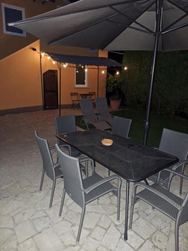 Patio alebo iná vonkajšia časť ubytovania Apartmani Eva - studio, soba -