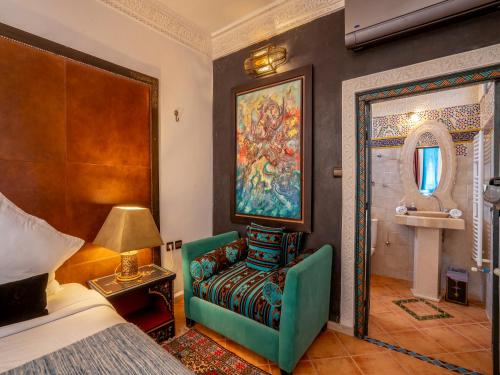 Una cama o camas en una habitación de Clé De Sol Riad & SPA