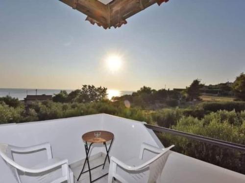 Katy's House Spacious House by a quiet beach next to N Potidea