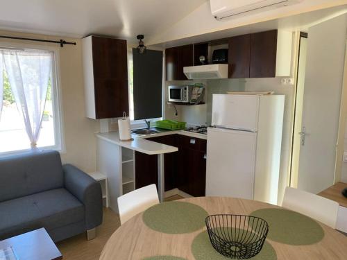 Dapur atau dapur kecil di Mobil- home à Calenzana