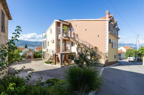 Apartments Belmat