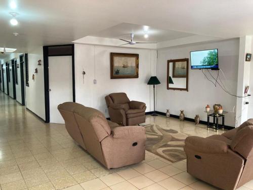 Un lugar para sentarse en Hotel de conveniencia Travesía urbana