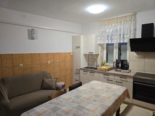 Apartments MLADENKA