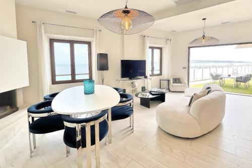Villa Marsa - Cannes - on beach