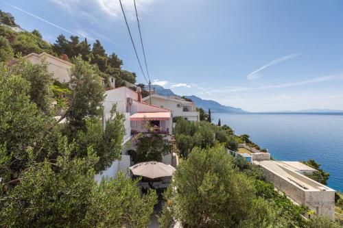 Apartments by the sea Pisak, Omis - 652