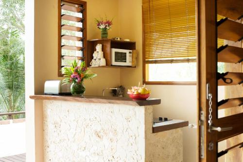 Dapur atau dapur kecil di Fatumaru Lodge