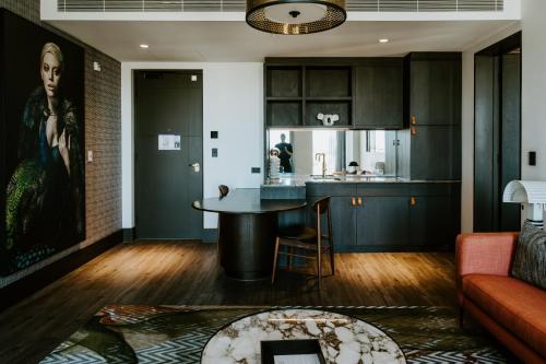 The Motley Hotel Image