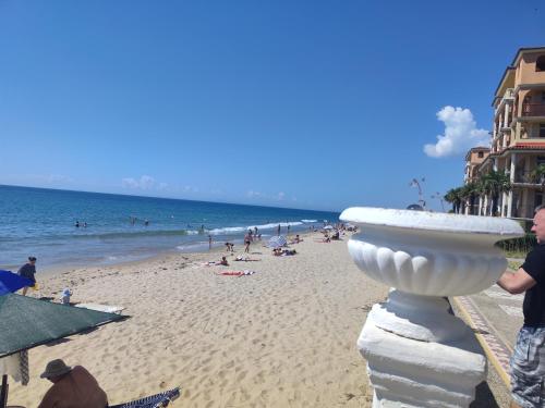 Naturlandskabet i nærheden af lejlighedshotellet