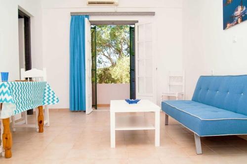 Χώρος καθιστικού στο Sea View Apartment in Dassia - Emily