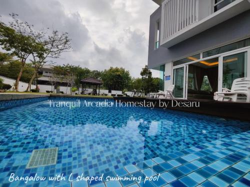 Bazén v ubytování Tranquil Arcadia Homestay by Desaru nebo v jeho okolí