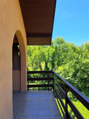 Balkón nebo terasa v ubytování Lake House Ceric