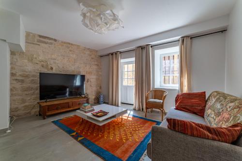 Μια τηλεόραση ή/και κέντρο ψυχαγωγίας στο Le Chateau de Blauzac