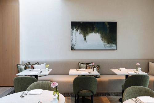 Un restaurante u otro lugar para comer en De Tuilerieën - Small Luxury Hotels of the World