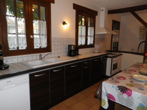 Una cocina o cocineta en Marais poitevin, Gîte D'andréa