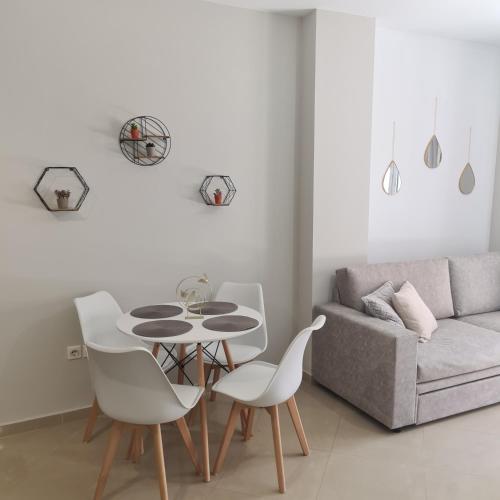 FREE PRIVATE PARKING # COZY GOLD #DTerra Apartments