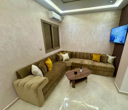 Posezení v ubytování Cozy & Luxurious holiday stay in Saidia - NETFLIX & WIFI
