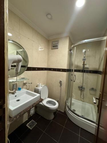 Ένα μπάνιο στο Anwar Dijlah Hotel