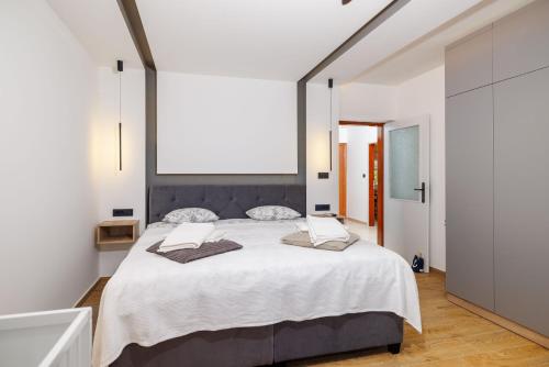 Apartment Mladen