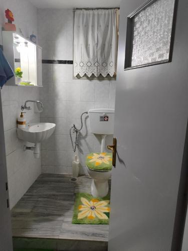 Ένα μπάνιο στο Sandy,s house