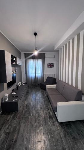 Ideal house photo 6