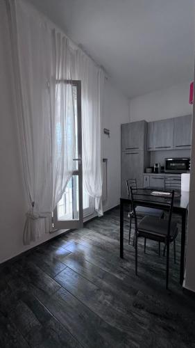 Ideal house photo 15