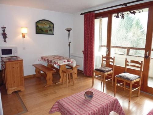 Studio central avec piscine et parking à Saint-Jean-d'Aulps - FR-1-573-88