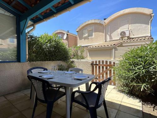 Maison T2 mezzanine rénovée - 6 pers, Gruissan Mateille, Terr. ensoleillée, piscine, parking privé - FR-1-229-836