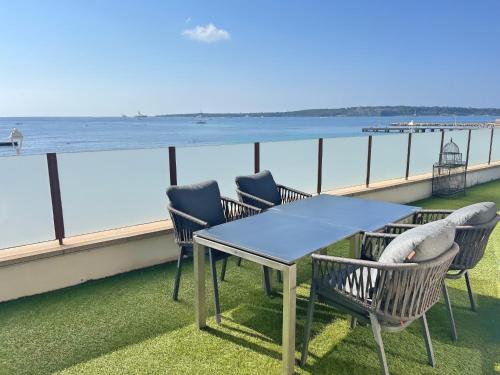 Villa Marsa - Cannes - on beach